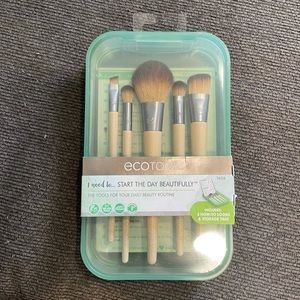 NEW Eco Tools Make Up Brushes